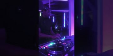 Wedding DJ Drops Wobble and the Dance Floor Explodes 🔥 | Cedar Rapids Wedding Reception