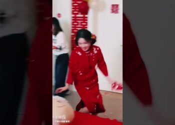 Beautiful Chinese Traditional Wedding Dress | Elegant Bride & Groom Moments 💍 #wedding #shorts