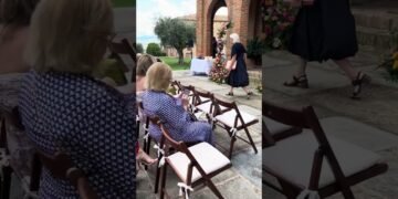 Luxury Wedding DJ Experience in Tuscany. Romantic violin music before the ceremony. 2025. 3/3.