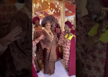 The actual wedding party 😍 #ExtraordinaryNaijaWeddings #Explore #Wedding #SolaSobowale