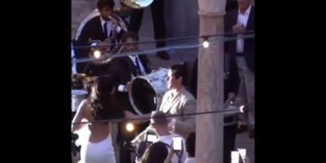 Dualipa & Callum Turner dancing in Their pre wedding welcome party in Sicily 🇮🇹🤍#romantic #couple