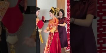 Stunning Chinese Wedding Dress 😍 Recent Style Qipao Took Everyone by Surprise! #wedding​ #shorts​