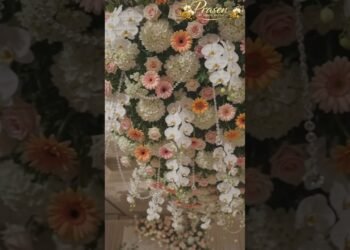 latest UK style stage design#wedding #decoration #weddingdress @prasen decor studio