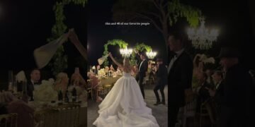 Your sign to have an intimate destination wedding #wedding #smallwedding #destinationwedding