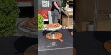 Michigan wedding venue with pizza catering