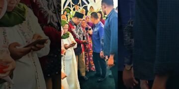 POV: Bumping into the Indonesian Energy & Mineral Minister, Mister MBG (Part 2) 🤪 #bahlil