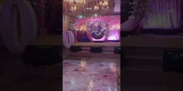 better of wedding stage design. #malaywedding #ditagahindaktatagah #malaysiaindependenceday #wedding