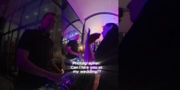 While I Was DJing… The Photographer Yelled THIS 😅 #sunshinecoastwedding #brisbanewedding #weddingdj